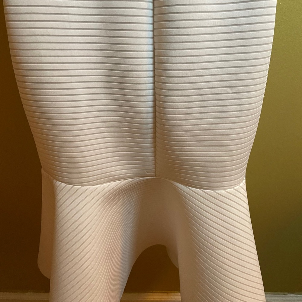 Symphony Dress - Picture 12 of 16